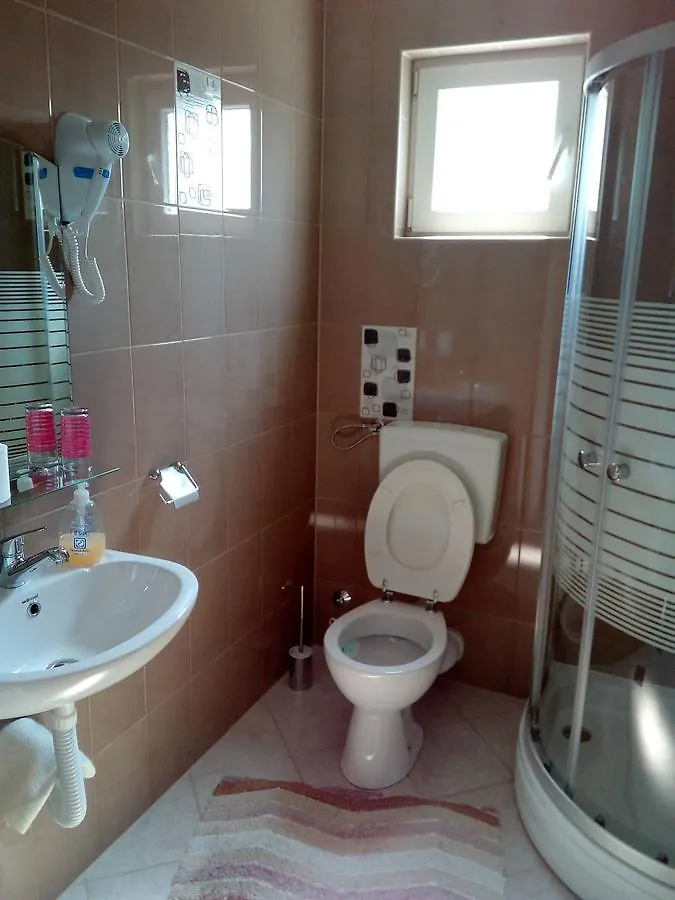 Apartments Begonia Starigrad Paklenica