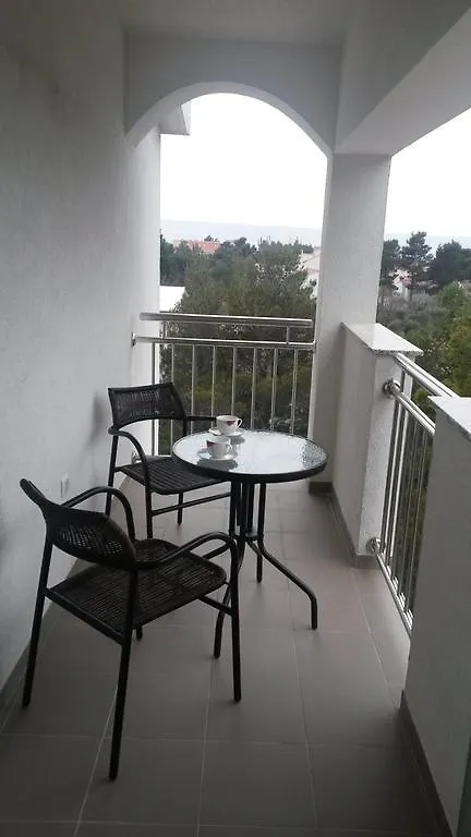 Apartments Begonia Starigrad Paklenica