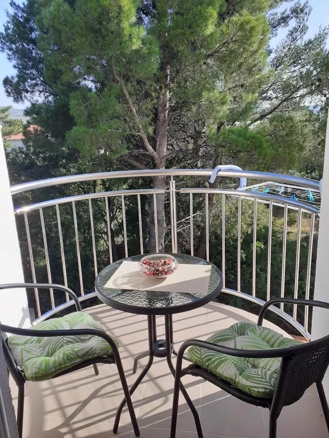 Apartments Begonia Starigrad Paklenica